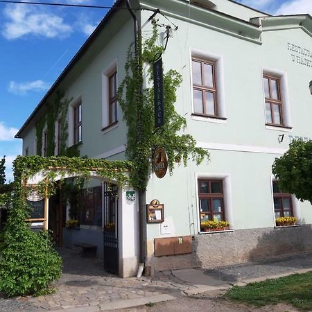 Penzion A Restaurace U Hajku Nove Dvory  Экстерьер фото